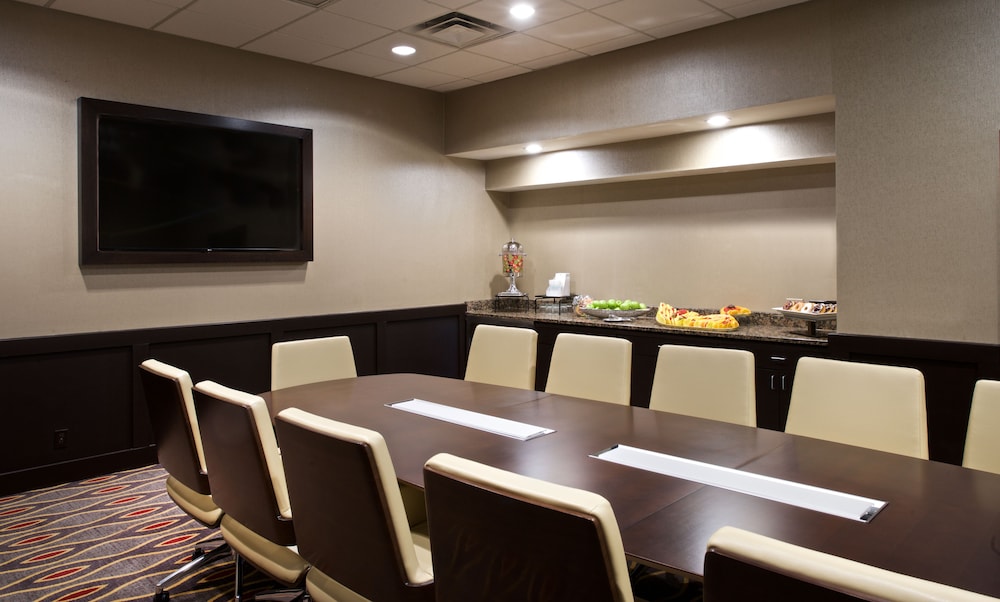Embassy Suites by Hilton Dulles Airport - photo 40