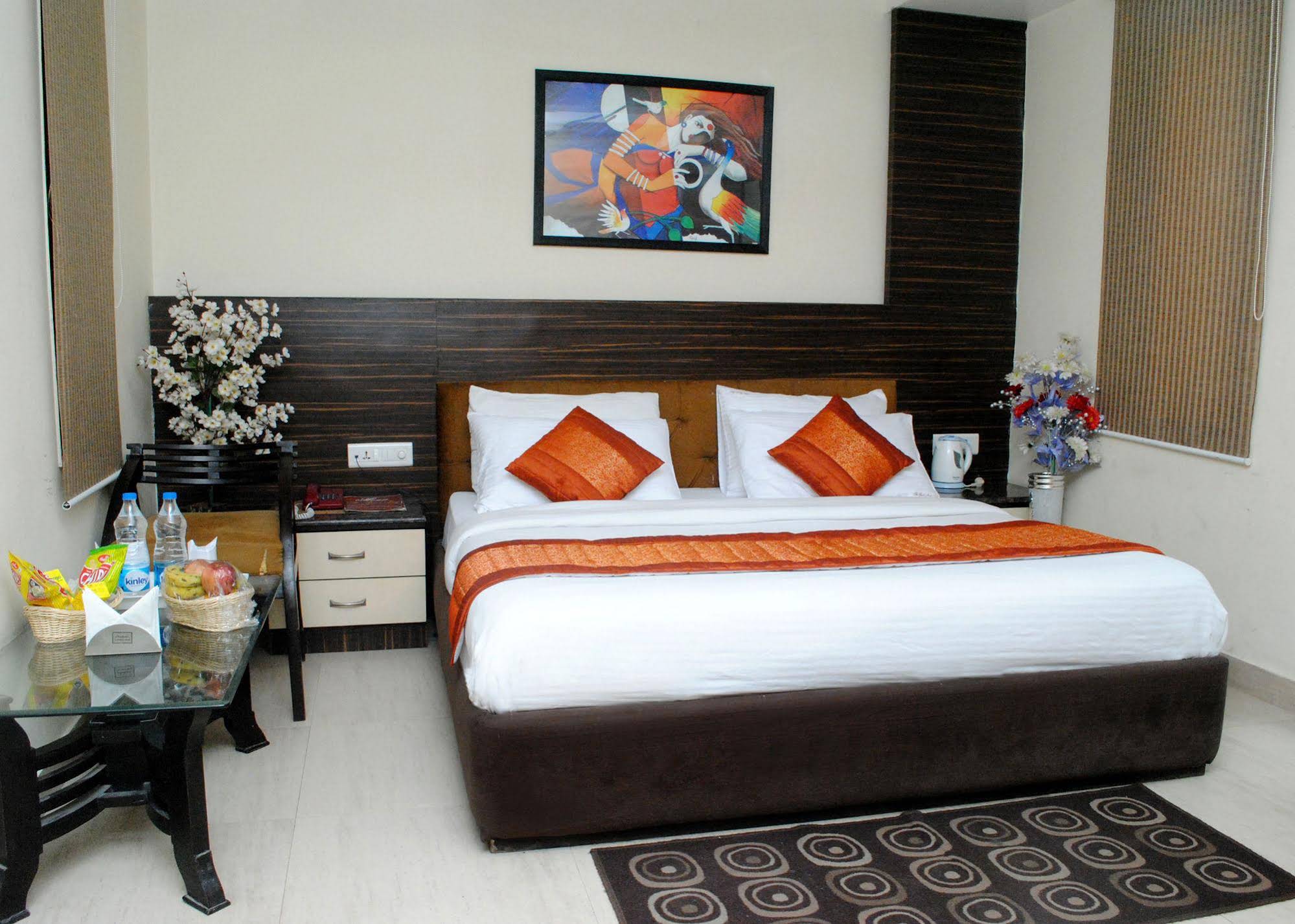 The Gold Inn - carbon neutral hotel in Karol Bagh