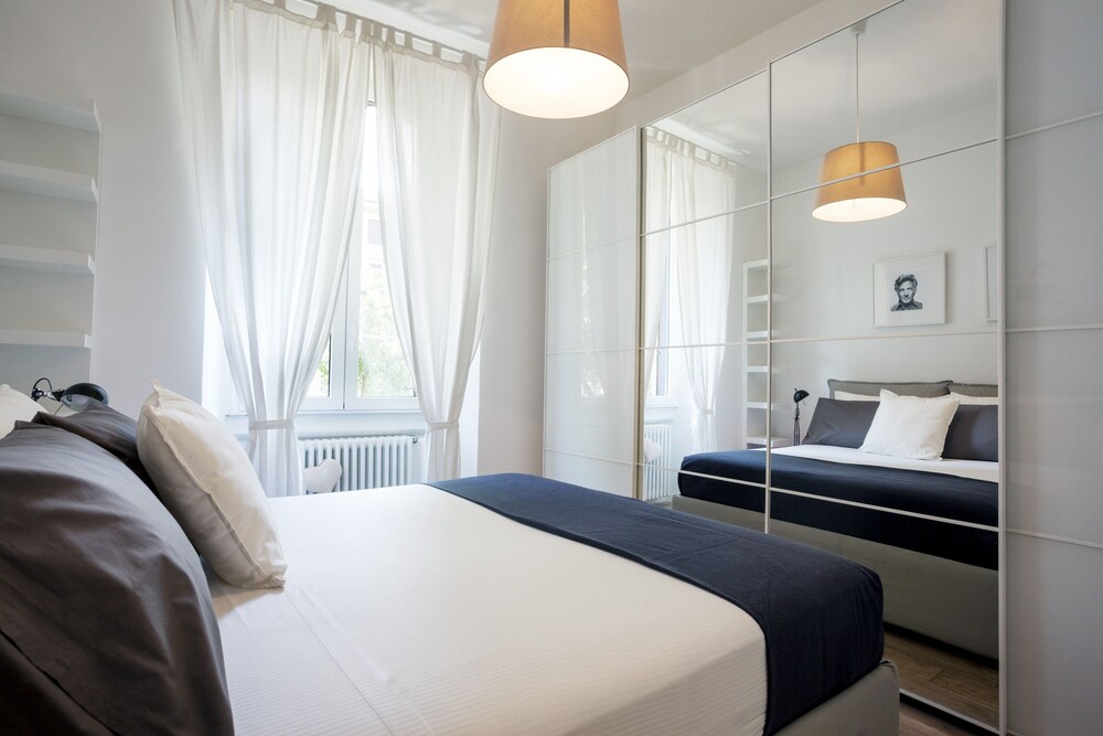 Sweet Apartment near City Center — 4-Star Luxury Hotel in Milan, Italy