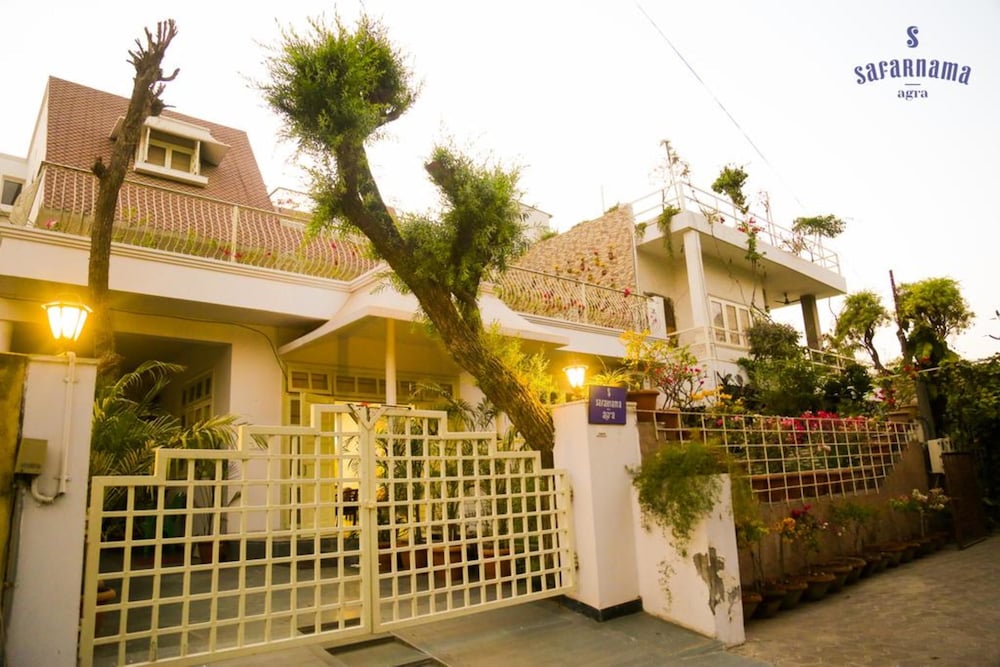 Safarnama Agra - last minute hotel in Agra
