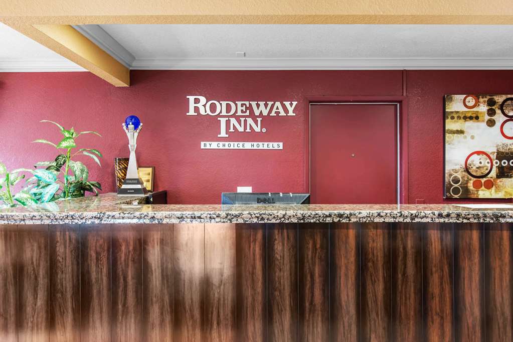 Rodeway Inn Escondido Downtown - photo 6