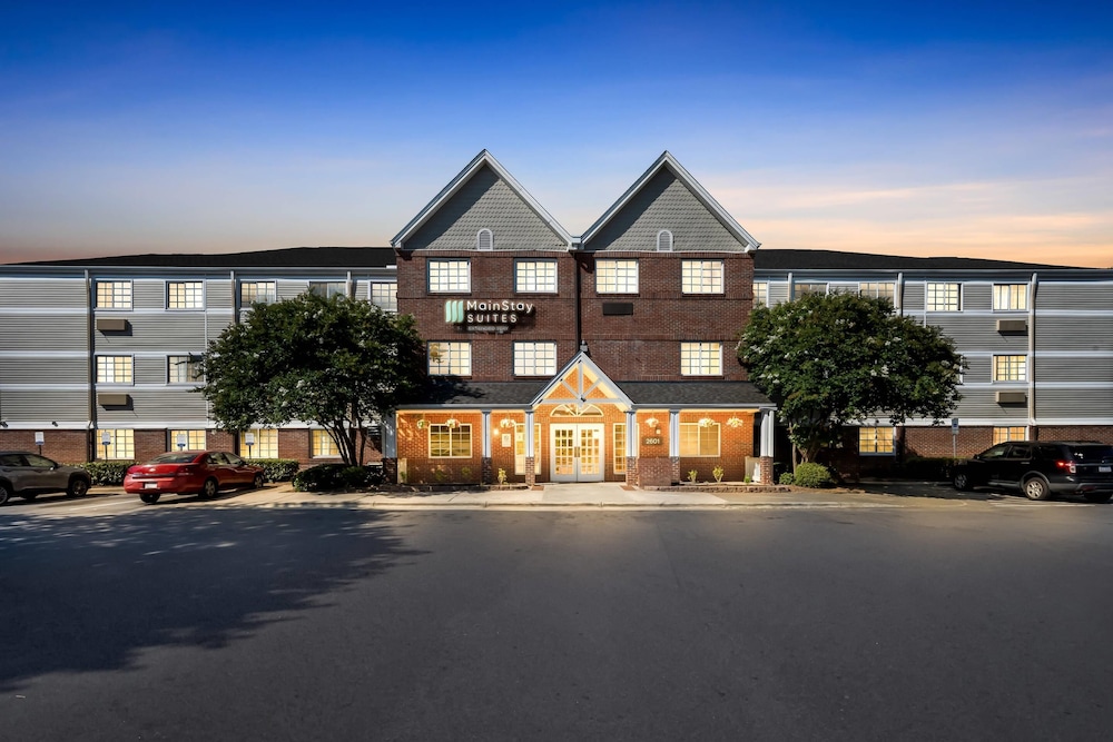 MainStay Suites Raleigh North - photo 7