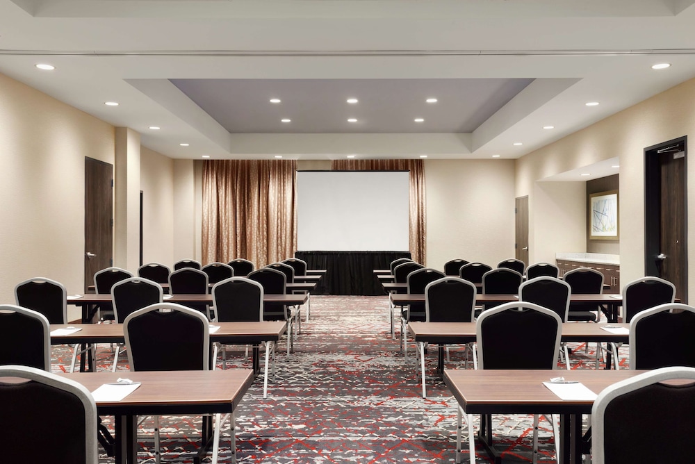 Embassy Suites by Hilton Noblesville Indianapolis Convention Center - photo 49