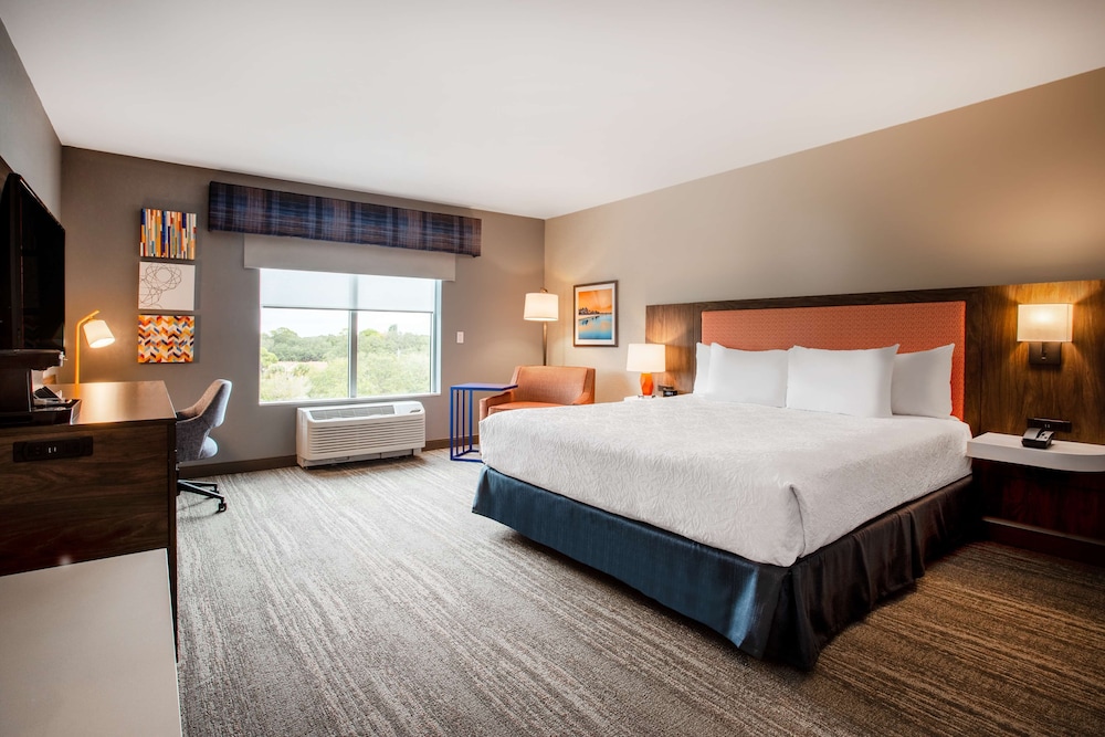 Hampton Inn & Suites North Port - photo 14