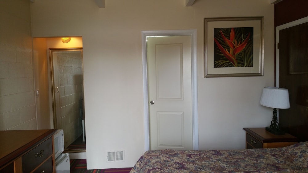 Thunder Bird Motel - photo 2