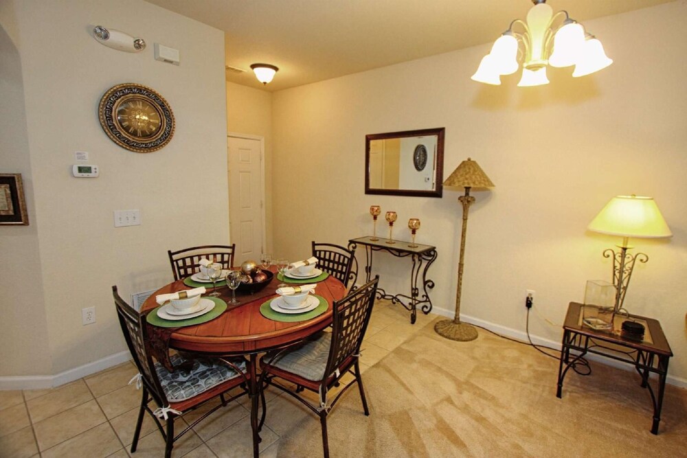 2633 Trafalgar Village - photo 10