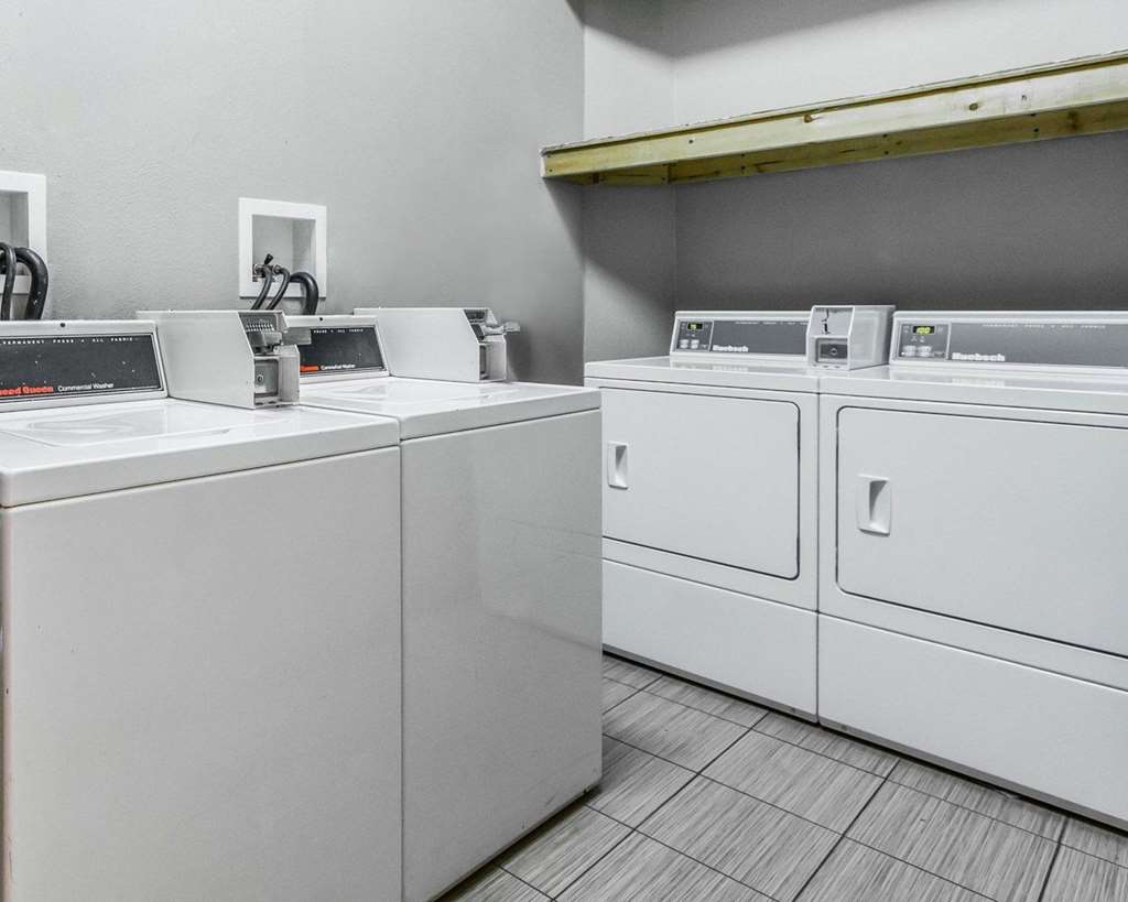 Econo Lodge Inn & Suites Enterprise - photo 26