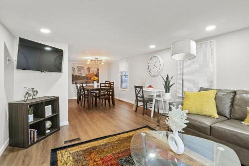 Eastside Cozy Getaway pet-friendly hotel East Rochester