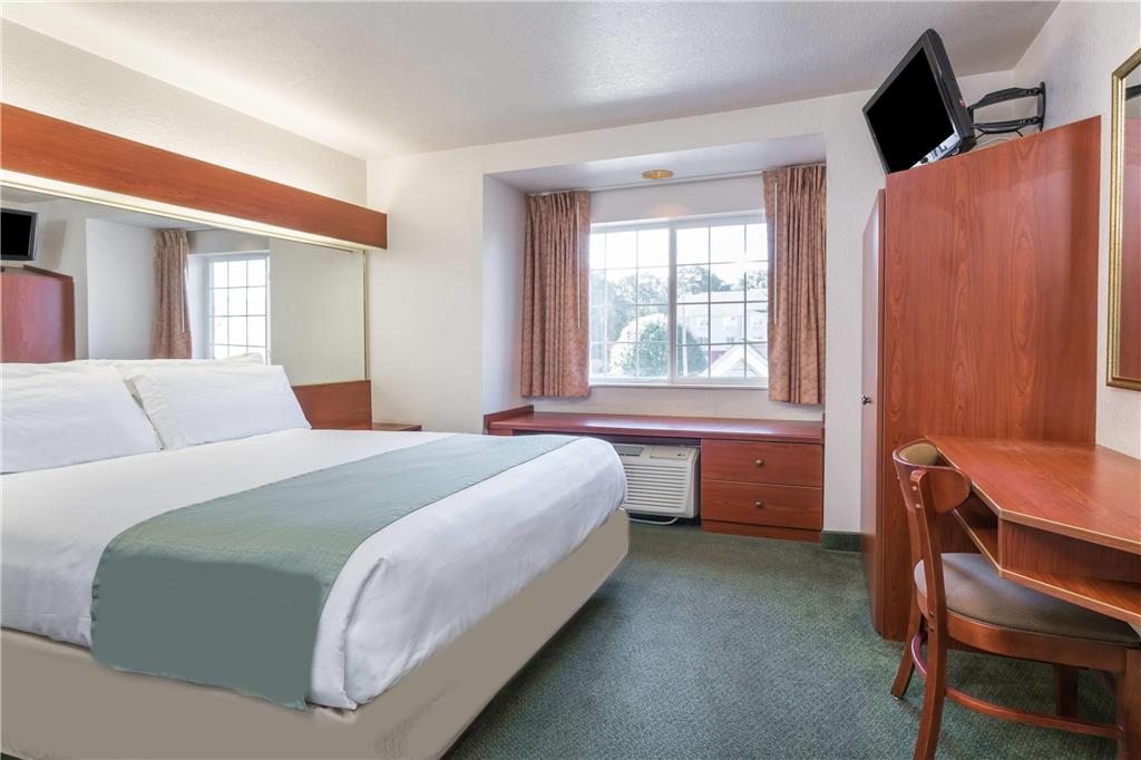 Microtel Inn & Suites by Wyndham Marianna - photo 7