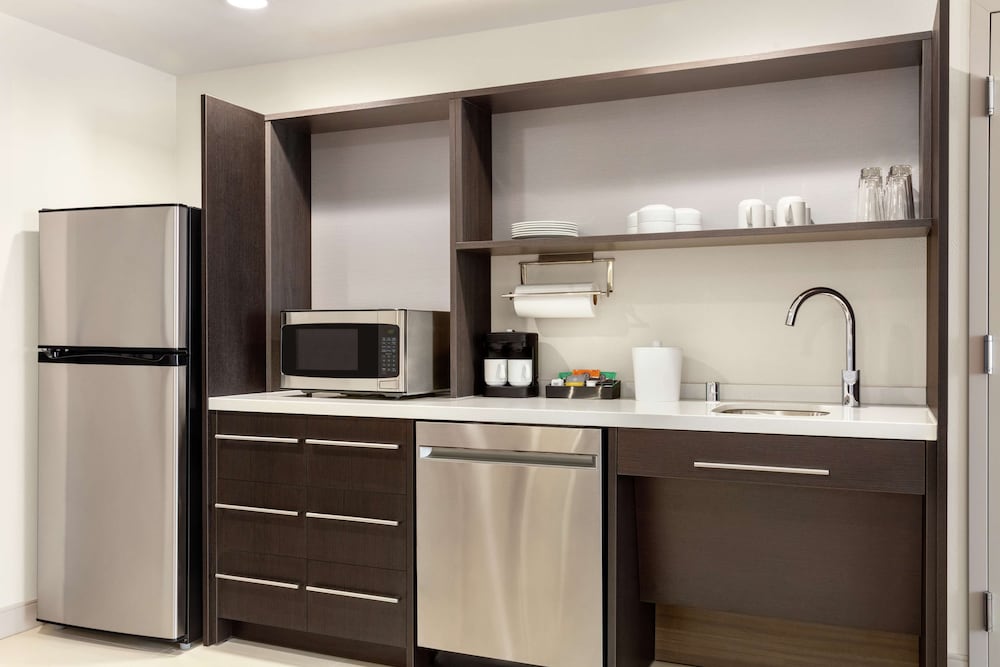 Home2 Suites by Hilton Milwaukee West - photo 18