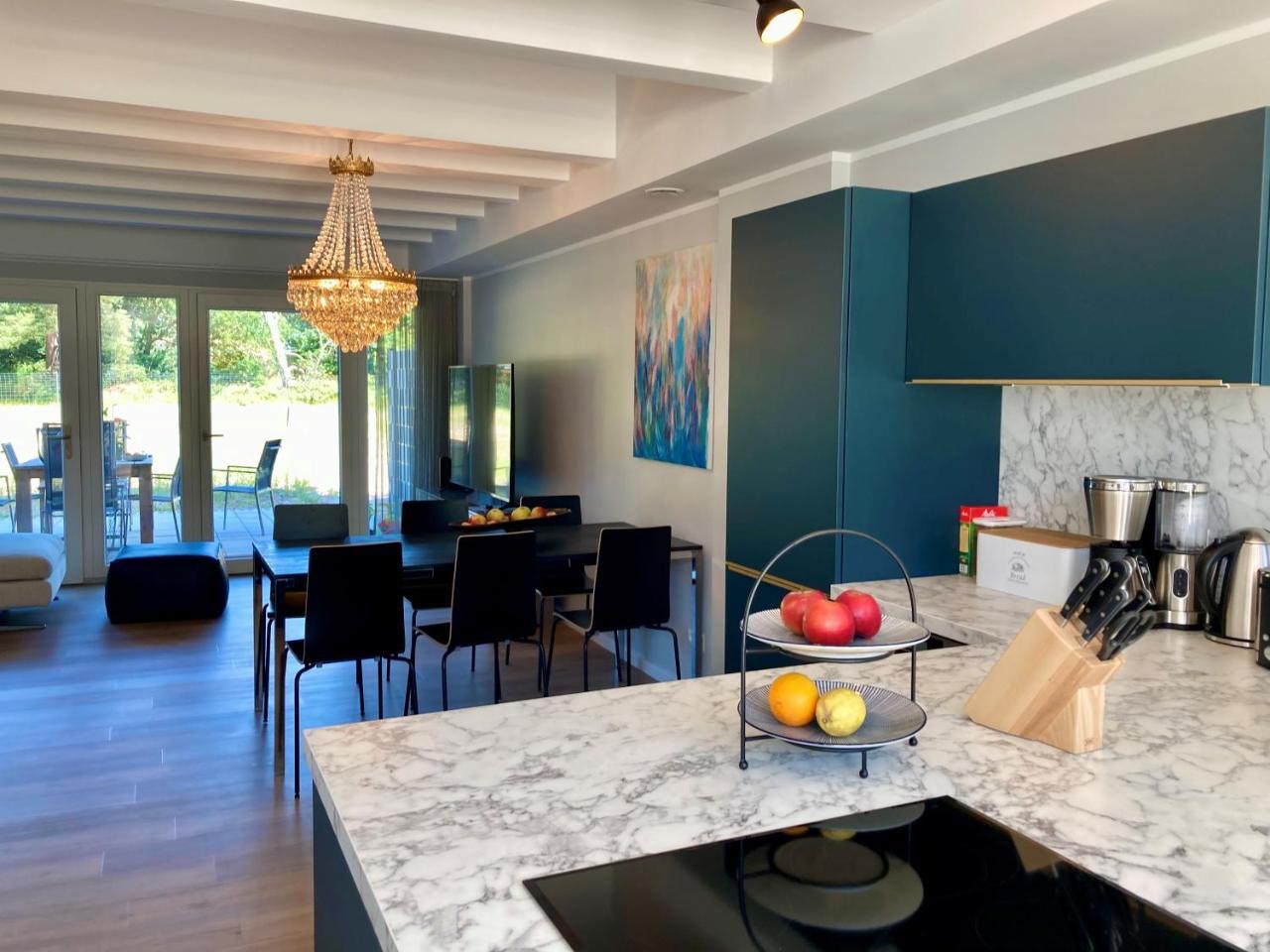 Luxus Maisonette für die große Familie mit direktem Strandzugang — 4-Star Luxury Hotel in Ostseebad Binz, Germany