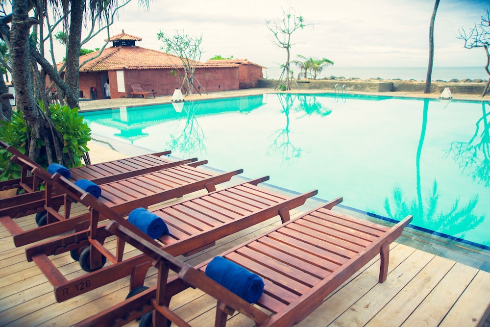 Ranweli Holiday Village - carbon neutral hotel in Negombo