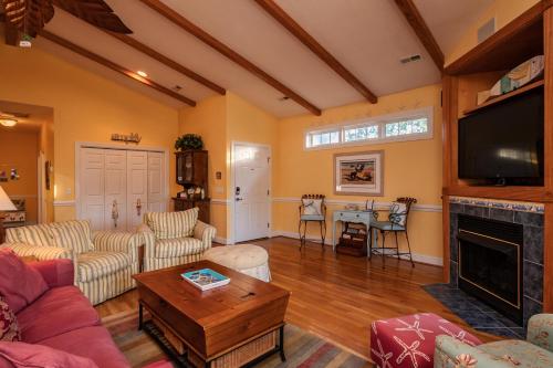 Woodlands Wonder by Oak Island Accommodations - photo 49