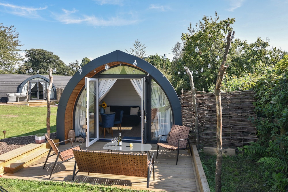 Cedar - carbon neutral hotel in Bridport