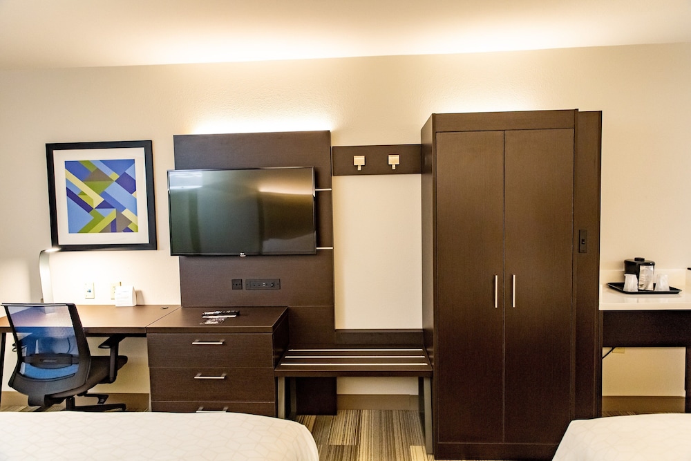 Holiday Inn Express Columbus Dublin by IHG - photo 22