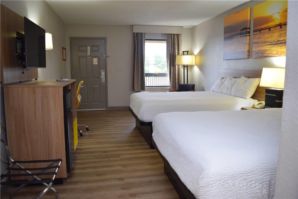 Days Inn by Wyndham Elberton - photo 16