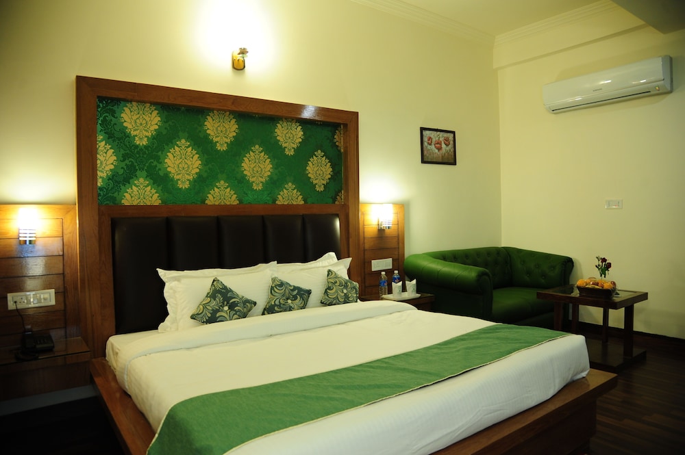 The Grand Sharan — Riasi — photo 5