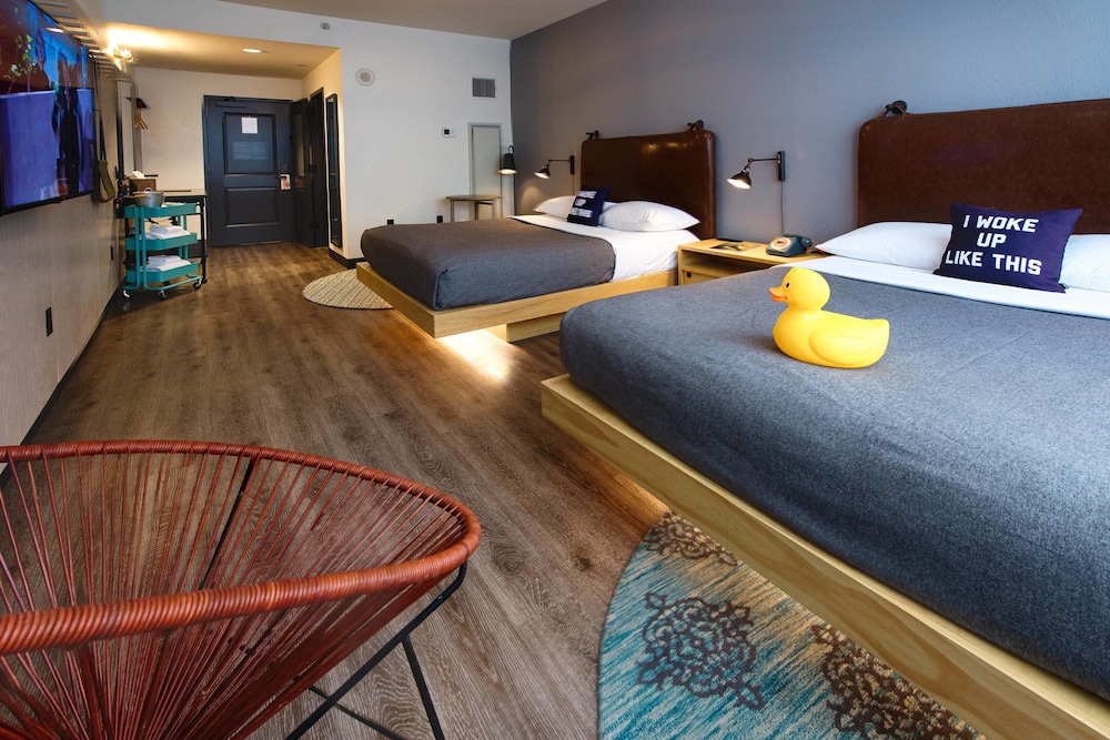 Moxy New Orleans Downtown French Quarter - photo 18