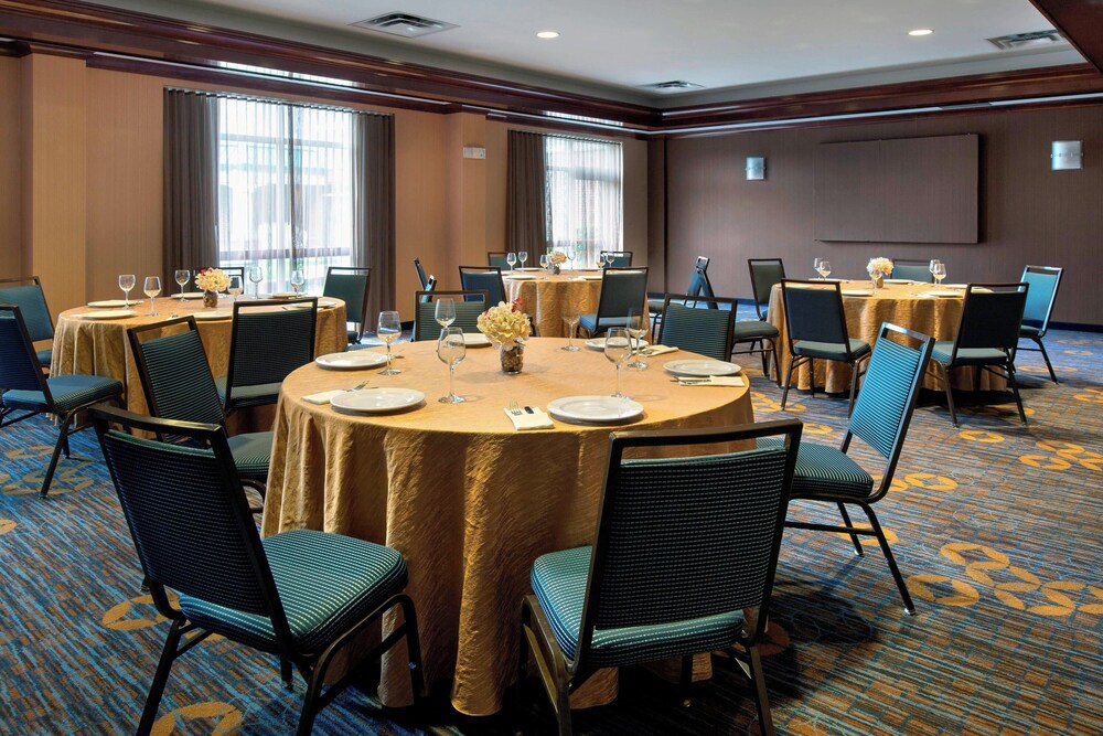 Courtyard by Marriott Basking Ridge - photo 35