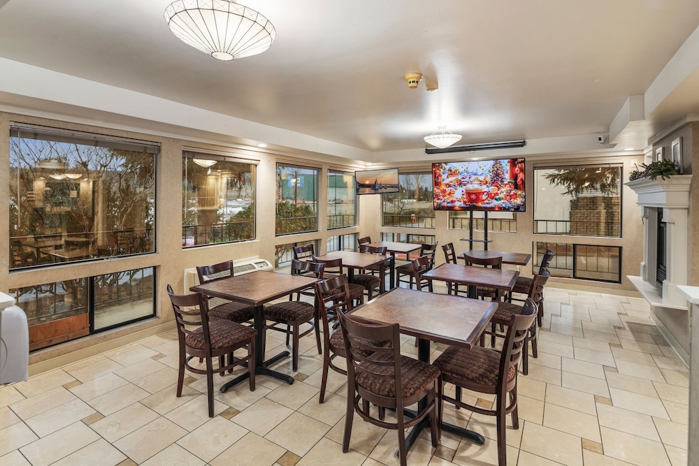 Inn at Lake Washington By OYO I 405 - photo 34