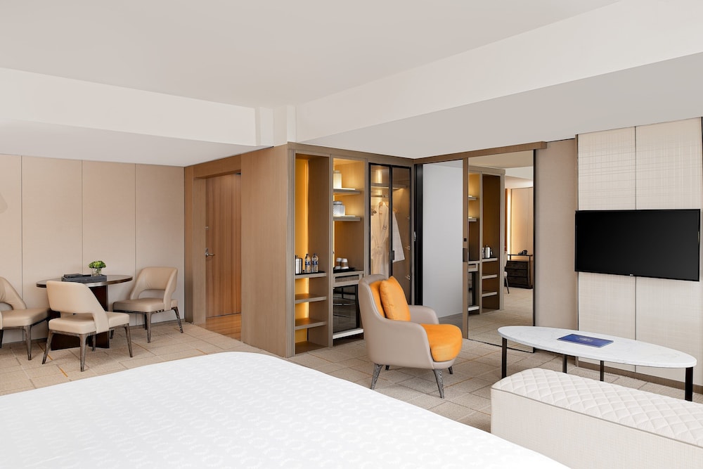 Sheraton Universal Hotel - photo 56