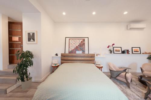 Stunning View Hollywood Hills Guest House — 4-Star Luxury Hotel in Los Angeles, United States