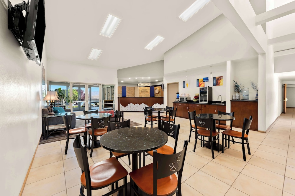 Best Western Topaz Lake Inn - photo 30