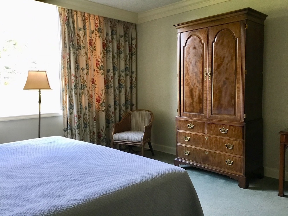 The Inn at Houndslake - photo 14