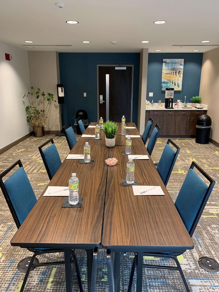 Hampton Inn Harrisburg East - photo 50