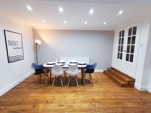 Railway Street by Switchback Stays — 4-Star Luxury Hotel in Cardiff, United Kingdom