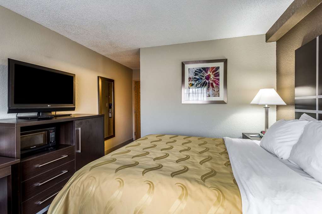 Quality Inn & Suites El Paso I 10 - photo 21