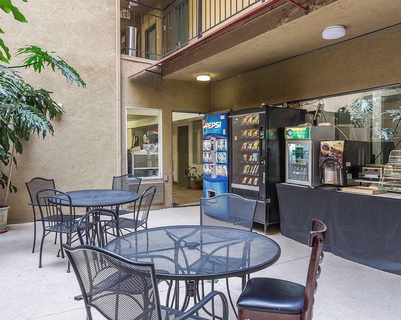 Americas Best Value Inn San Diego Downtown - photo 5