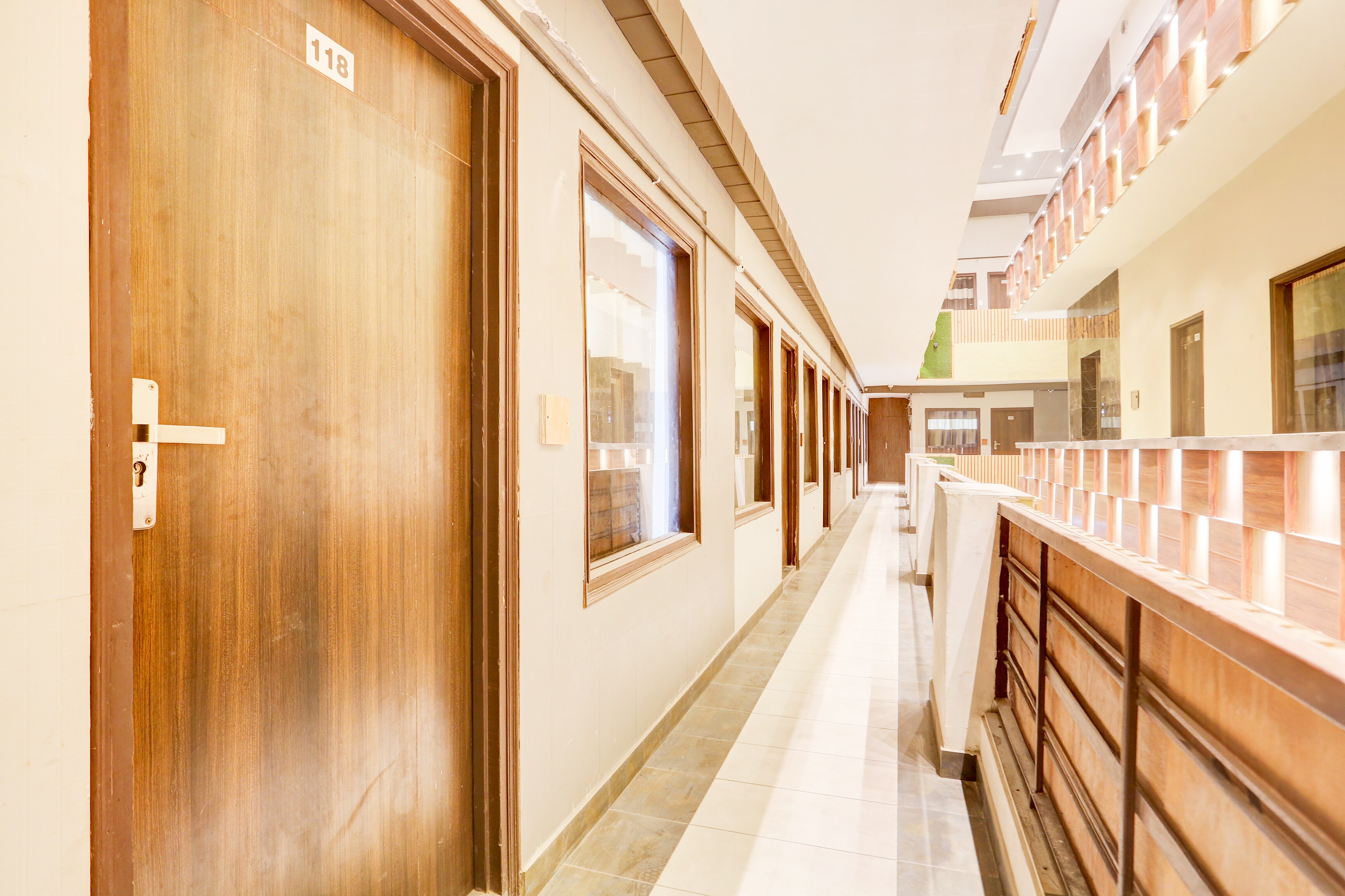 Super Townhouse Haibowal Chowk Near DMC