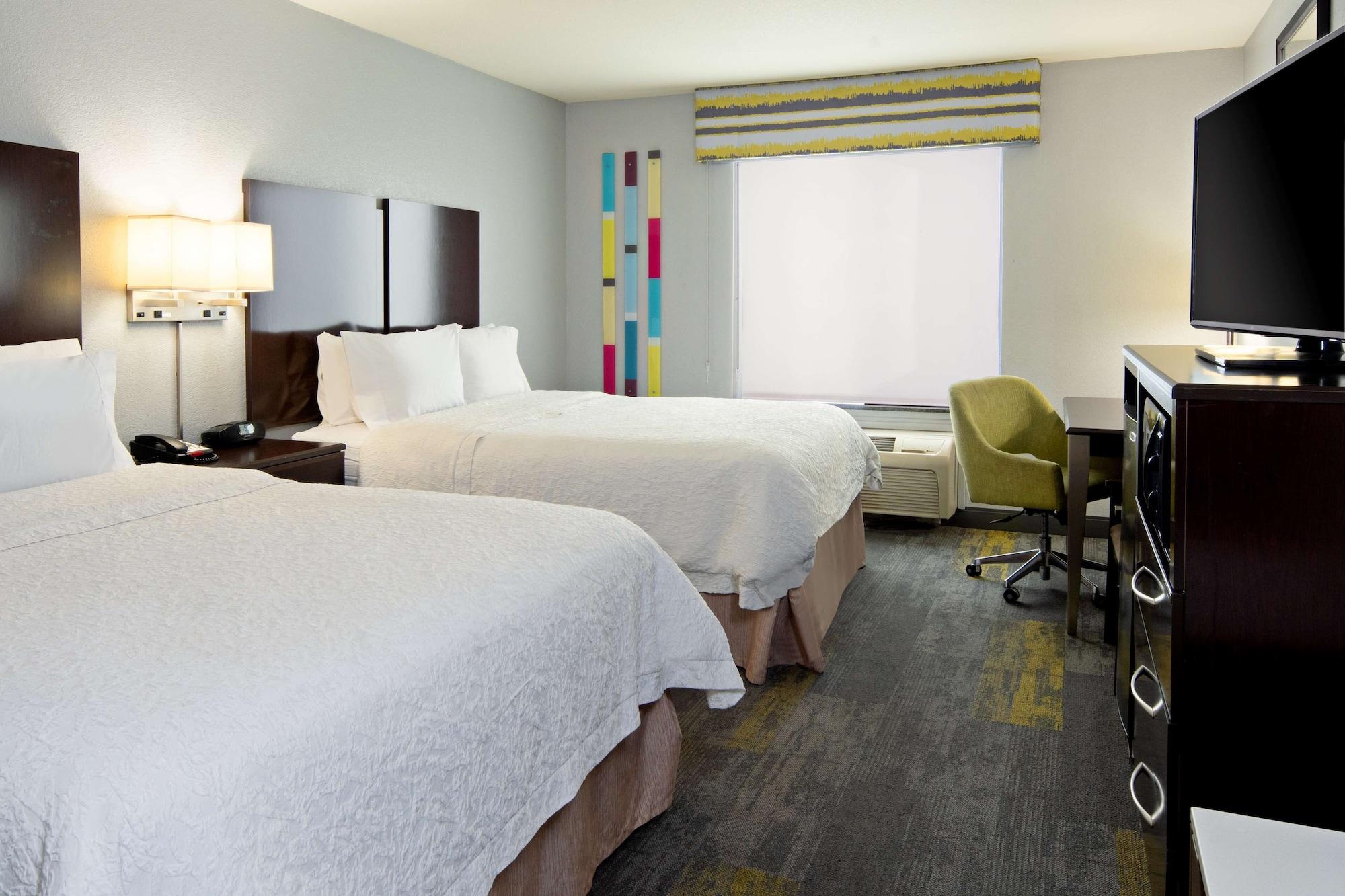 Hampton Inn & Suites Bakersfield Hwy 58 CA - photo 11
