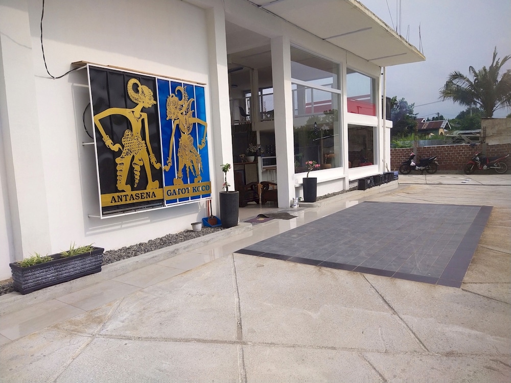 Hotel O Guest House Maria in Lubuklinggau, Indonesia