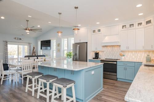 All Decked Out by Oak Island Accommodations - photo 27