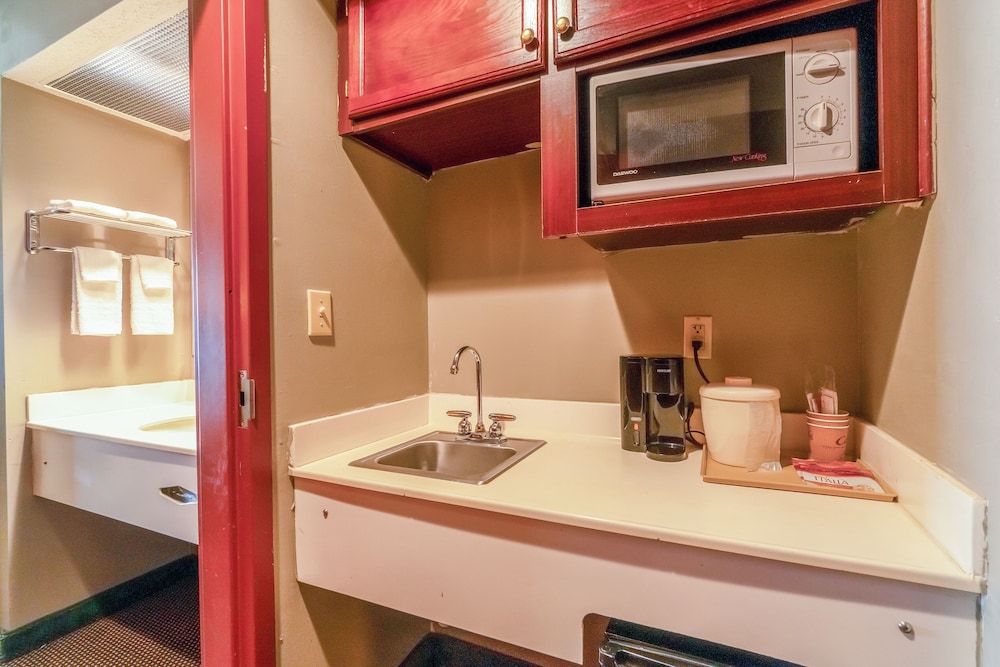 Ark Suites By Oyo Jonesboro I 555 - photo 47