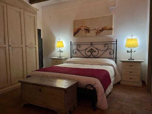 Le Arcate del Giglio Luxury Suite — 4-Star Luxury Hotel in Sansepolcro, Italy