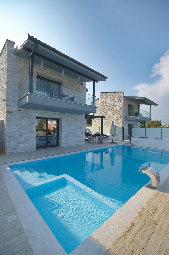 White Pearl Luxury Villas — 5-Star Luxury Hotel in Kassandreia, Greece