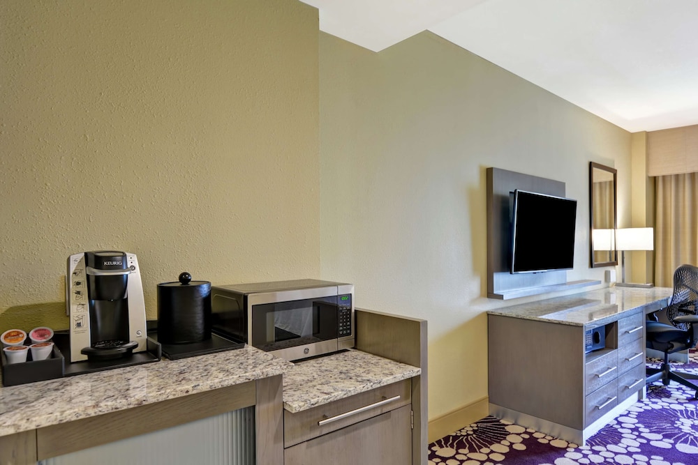 Hilton Garden Inn Raleigh Crabtree Valley - photo 20