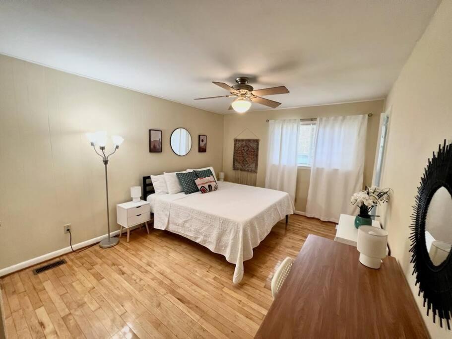 Comfortable Townhome King Beds Long Term — hotel in Cary