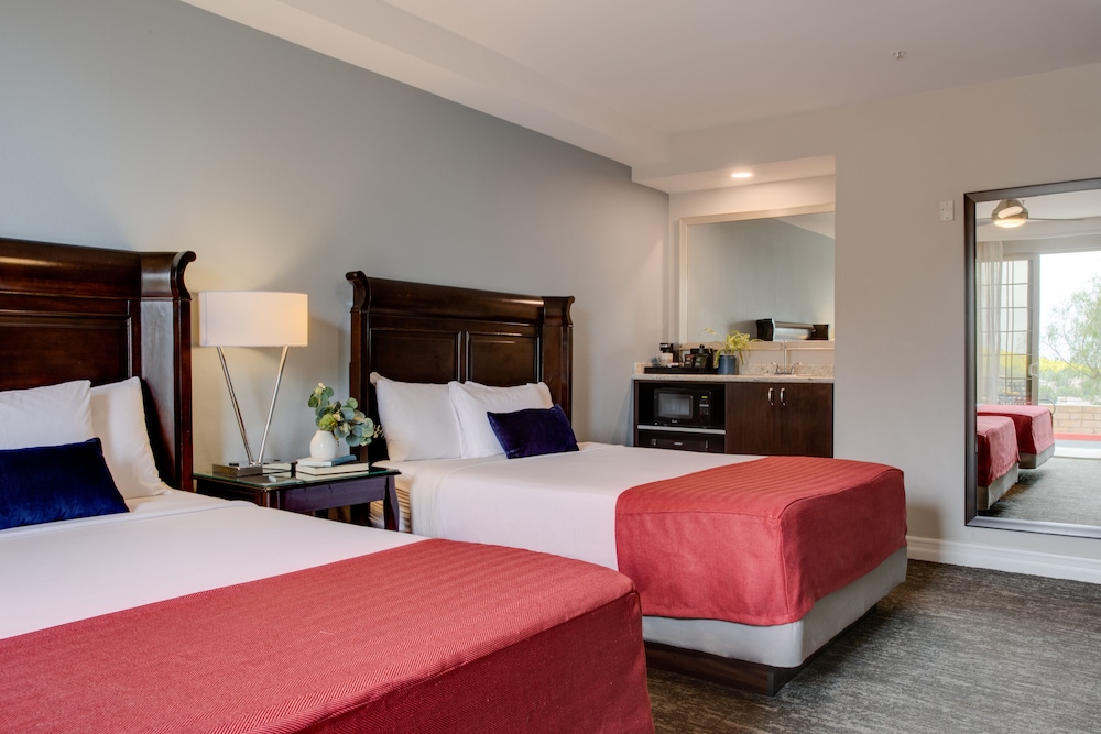 Ayres Suites Mission Viejo Lake Forest - photo 11