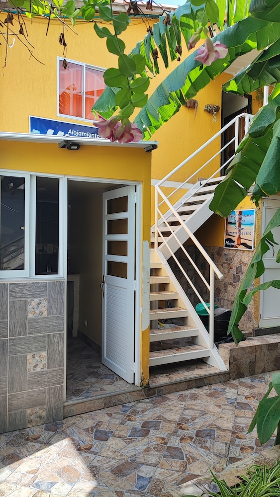 Hospedar Frente al Aeropuerto in San Andres, Colombia