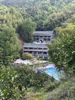 Floral Lux Hotel Zhangzhou Yungu Yashe Homestay in Quzhou, People's Republic of China