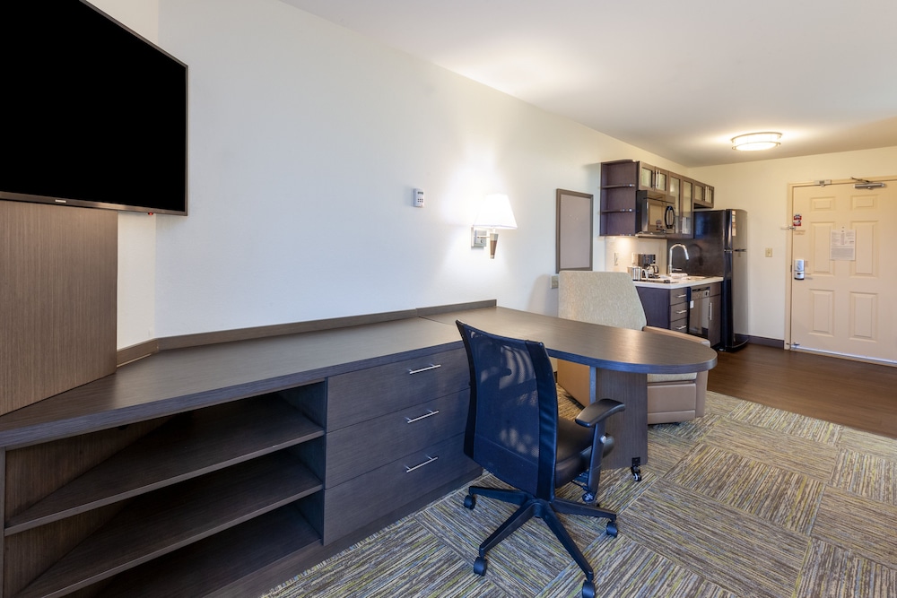 Candlewood Suites Kalamazoo Se by IHG - photo 13