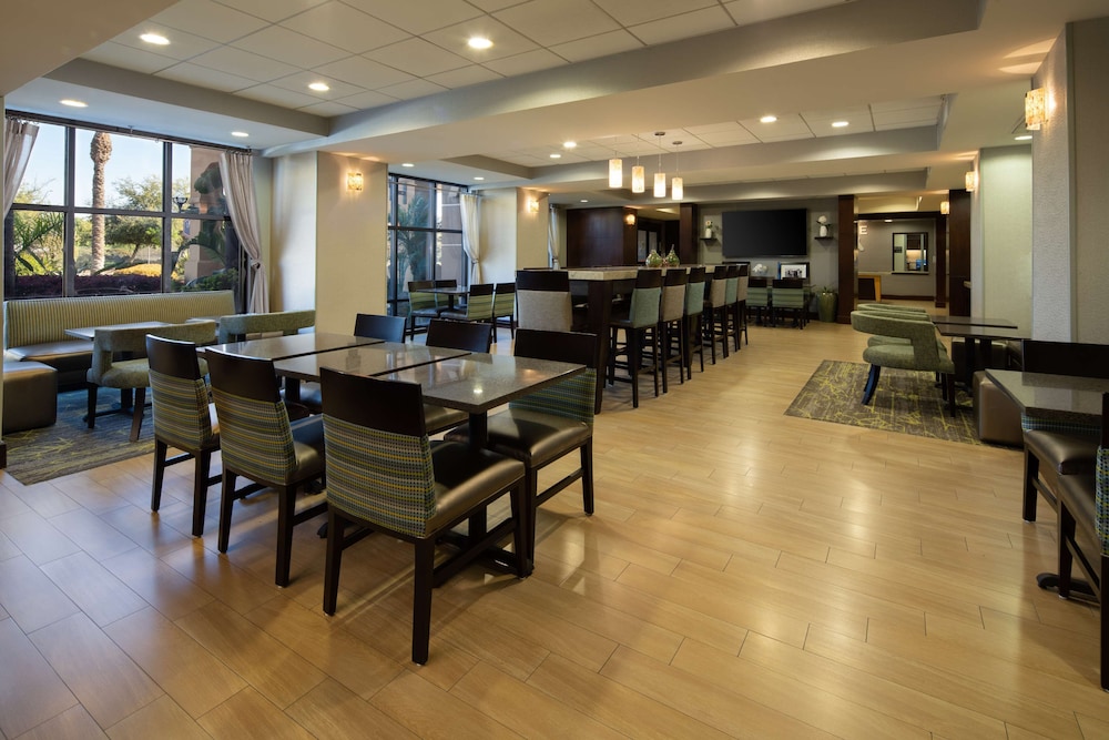 Hampton Inn Visalia - photo 23