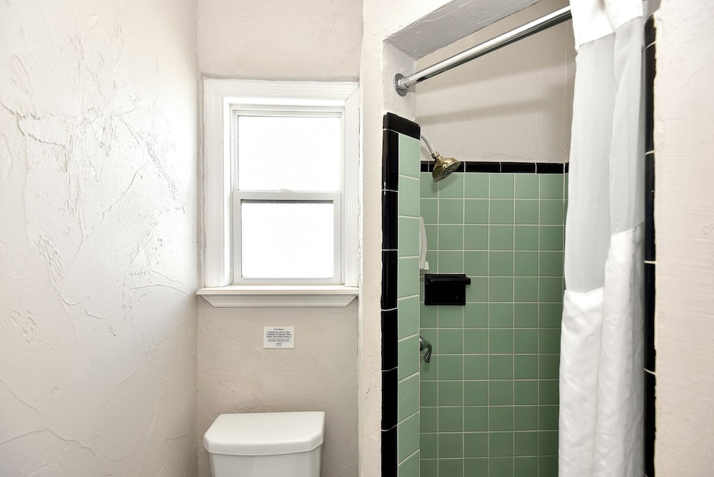 Shoreline Suites & Cabana Cottages - photo 103