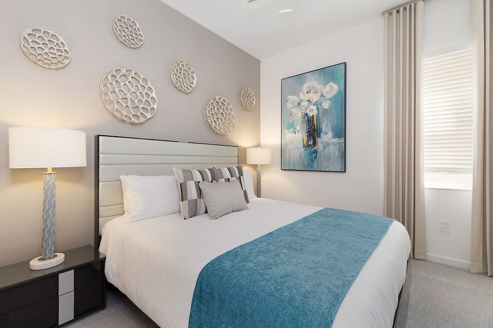 Solterra Resort Luxury 10 Bedroom Homes - photo 22