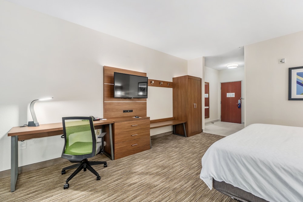 Holiday Inn Express Suites Van Buren Ft Smith Area by IHG - photo 18