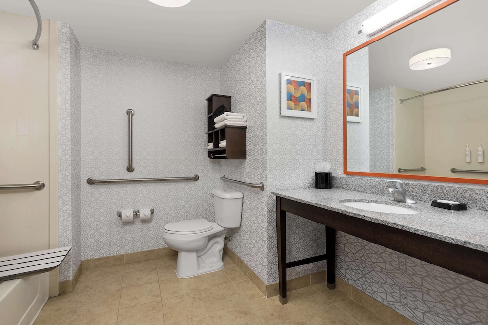 Hampton Inn Augusta - photo 17